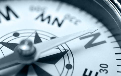 以太坊 (ETH) 和 Uniswap (UNI) 步调一致地向北发展