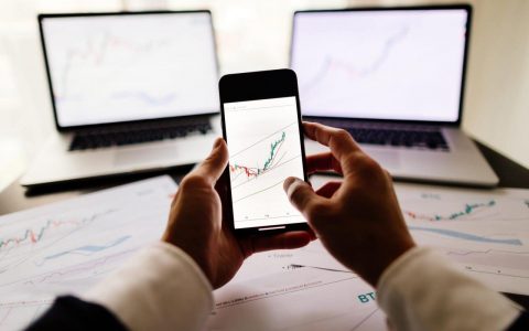 Brokervergleich.de：寻找年度最佳加密货币交易所