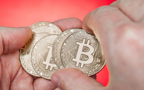 比特币这周上涨只是「死猫反弹」？能否守稳4. 3 万美元成关键