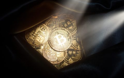 据称暗网毒贩洗钱了价值 1.36 亿美元的 BTC