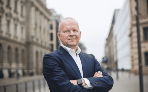 万事达卡首席执行官表示公司必须进入加密货币领域