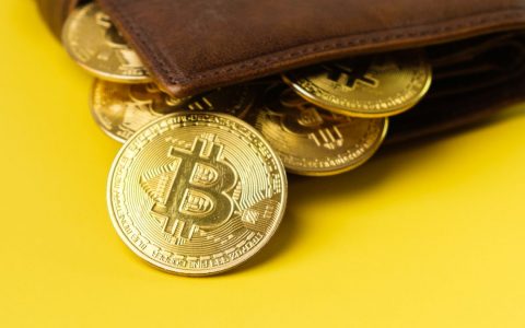 比特币，一个来自中本聪时代的钱包，重新激活了 50 BTC