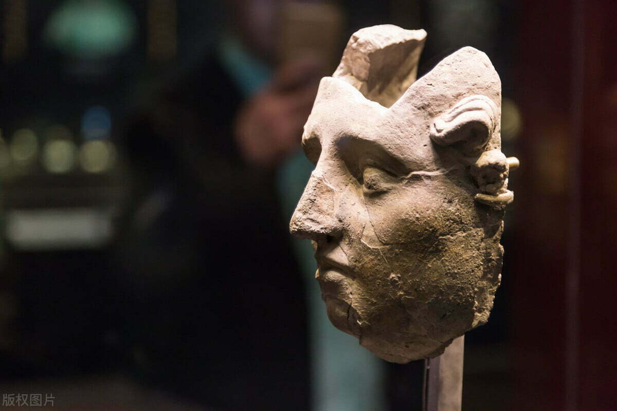 ecf915ed99fc430b89f3c2db4db81f24-1