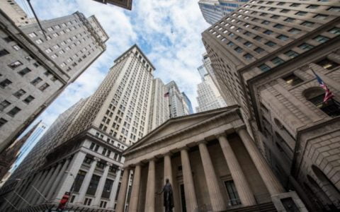 华尔街期货低迷； 美联储决策和科技收益成为焦点