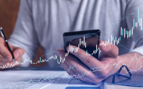 “全街之狼”交易员预计比特币将在 6 到 12 个月内超过 10 万美元