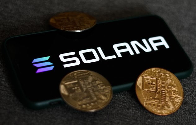 「Solana 中断」危机未解 SOL 币价受挫下跌15%