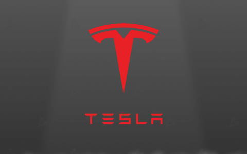 由于 FSD 泄露，无人驾驶特斯拉驶过基辅市中心