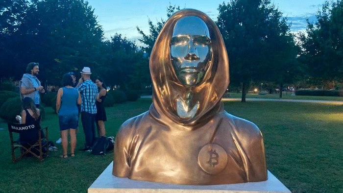 中本聪和比特币已经有一座雕像以示敬意