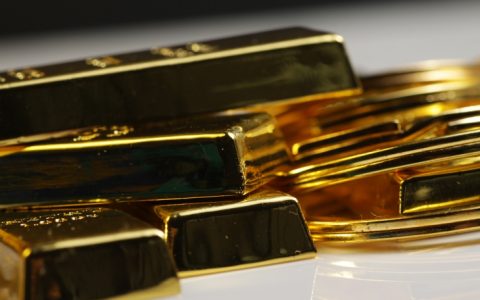 比特币回落，黄金代币起飞