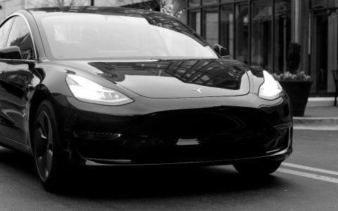 特斯拉现在被换成了 NFT