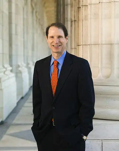 Ron Wyden 是支持加密货币的民主党为数不多的成员之一。 