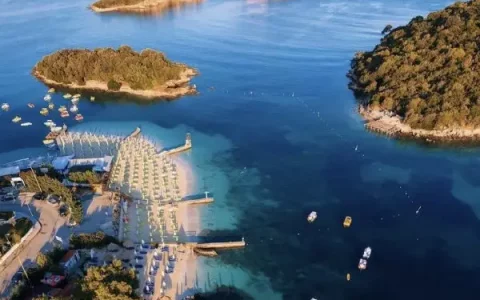 0.5 比特币现在让你在阿尔巴尼亚拥有一座海滨别墅，声称 Nomad Capitalist