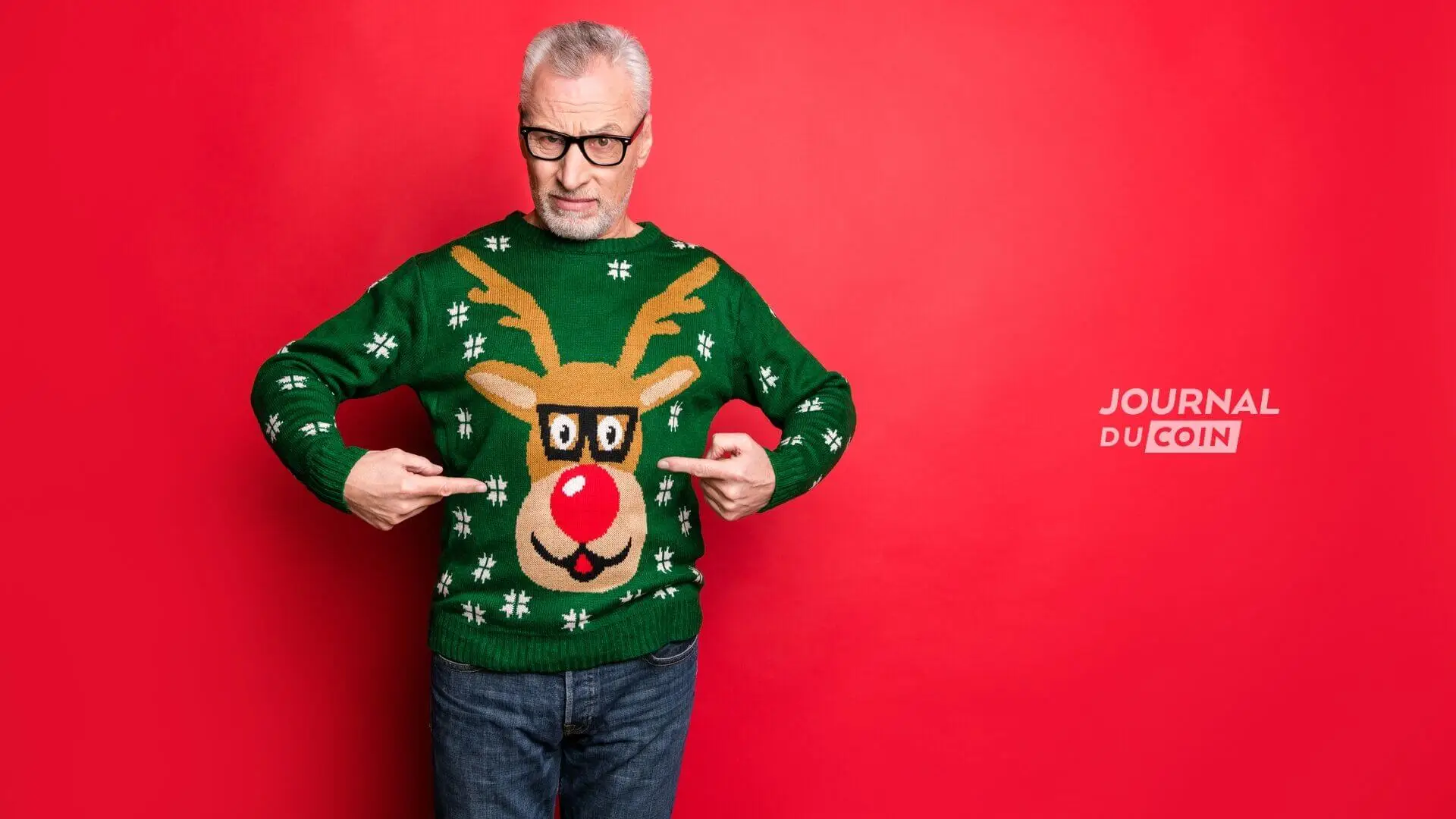 一件丑陋的圣诞毛衣的照片。